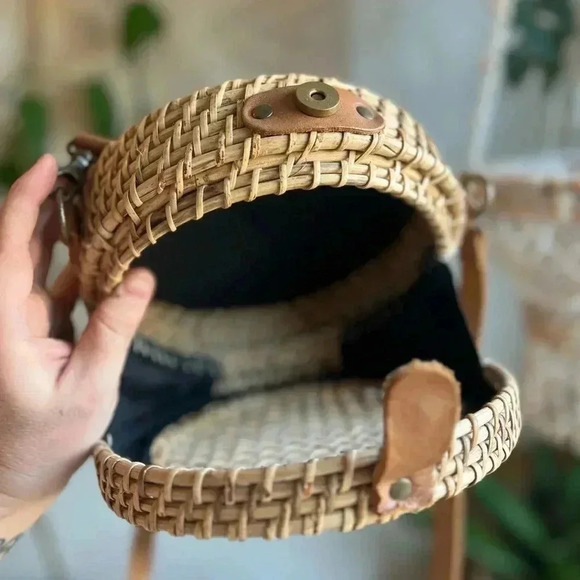 Woven Rattan Crossbody Bag - Boho Round Straw Purse - Picture 10 of 11